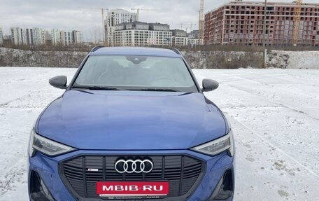 Audi e-tron I, 2021 год, 5 000 000 рублей, 8 фотография