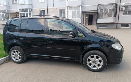 Volkswagen Touran III, 2007 год, 690 000 рублей, 5 фотография