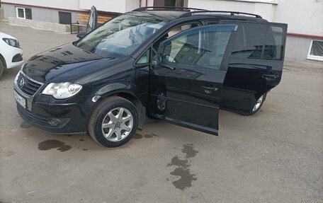 Volkswagen Touran III, 2007 год, 690 000 рублей, 9 фотография