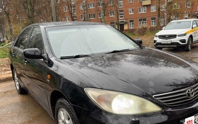 Toyota Camry V40, 2004 год, 650 000 рублей, 1 фотография