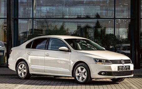 Volkswagen Jetta VI, 2014 год, 955 000 рублей, 3 фотография