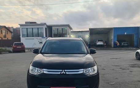 Mitsubishi Outlander III рестайлинг 3, 2014 год, 1 600 000 рублей, 1 фотография