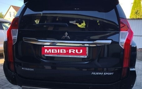 Mitsubishi Pajero Sport III рестайлинг, 2018 год, 2 550 000 рублей, 3 фотография