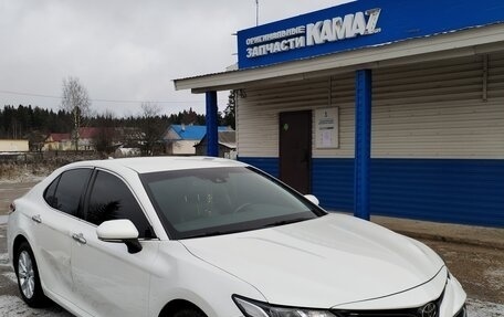 Toyota Camry, 2019 год, 2 500 000 рублей, 3 фотография