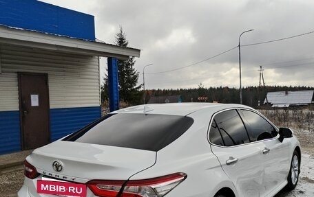 Toyota Camry, 2019 год, 2 500 000 рублей, 4 фотография