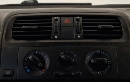 Skoda Fabia II, 2013 год, 655 000 рублей, 10 фотография