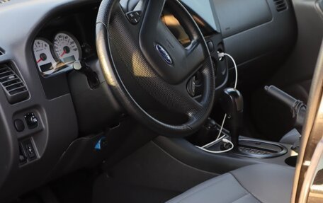 Ford Escape II, 2004 год, 700 000 рублей, 6 фотография