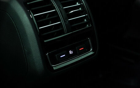 Volkswagen Passat B8 рестайлинг, 2017 год, 1 950 000 рублей, 20 фотография