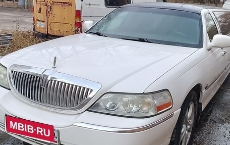 Lincoln Town Car III рестайлинг, 2005 год, 550 000 рублей, 1 фотография