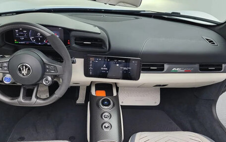 Maserati MC20, 2024 год, 26 700 776 рублей, 7 фотография