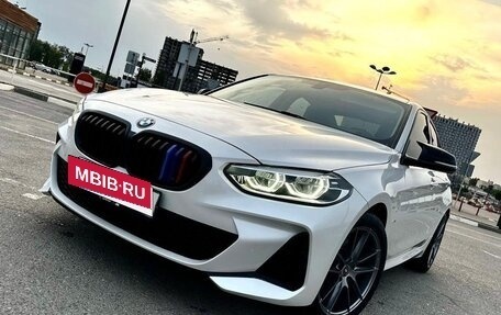 BMW 1 серия, 2022 год, 2 200 000 рублей, 2 фотография