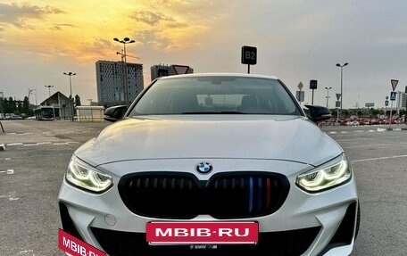 BMW 1 серия, 2022 год, 2 200 000 рублей, 5 фотография