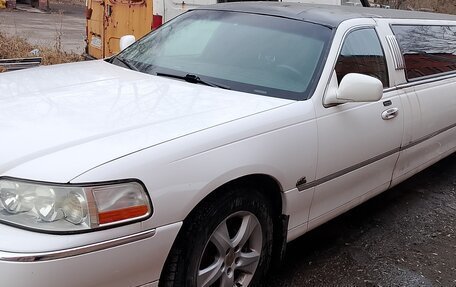 Lincoln Town Car III рестайлинг, 2005 год, 550 000 рублей, 6 фотография