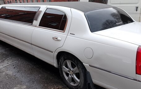 Lincoln Town Car III рестайлинг, 2005 год, 550 000 рублей, 7 фотография