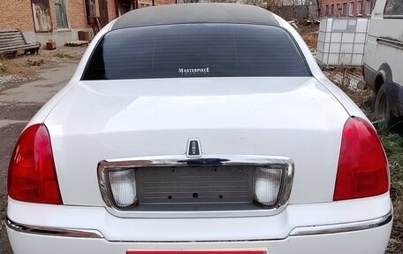 Lincoln Town Car III рестайлинг, 2005 год, 550 000 рублей, 8 фотография