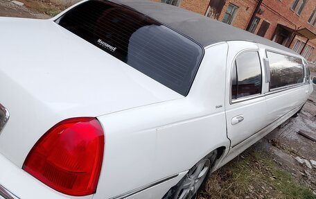 Lincoln Town Car III рестайлинг, 2005 год, 550 000 рублей, 9 фотография
