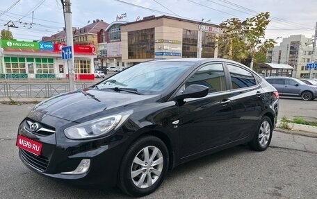 Hyundai Solaris II рестайлинг, 2012 год, 800 000 рублей, 1 фотография
