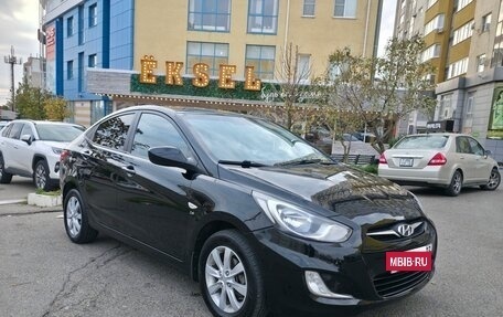 Hyundai Solaris II рестайлинг, 2012 год, 800 000 рублей, 4 фотография