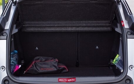 Peugeot 2008 II, 2020 год, 1 800 000 рублей, 5 фотография