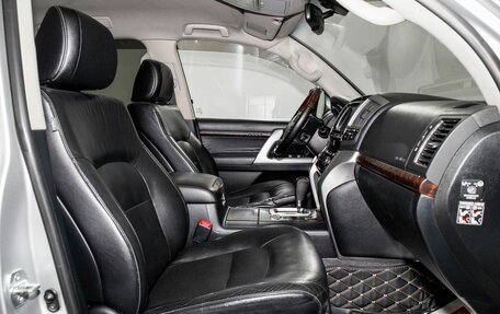 Toyota Land Cruiser 200, 2012 год, 3 200 000 рублей, 6 фотография