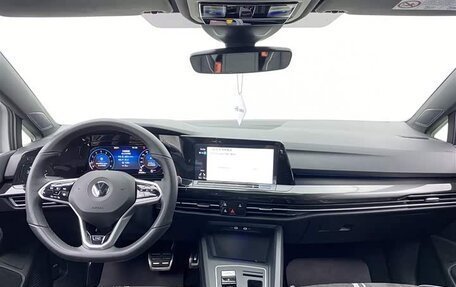 Volkswagen Golf VIII, 2022 год, 1 944 001 рублей, 21 фотография