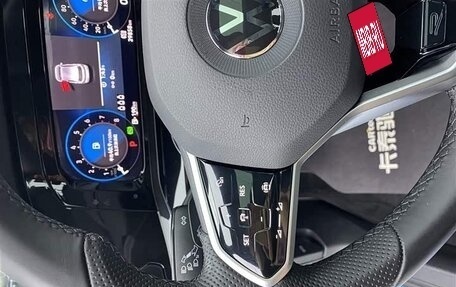 Volkswagen Golf VIII, 2022 год, 1 944 001 рублей, 23 фотография