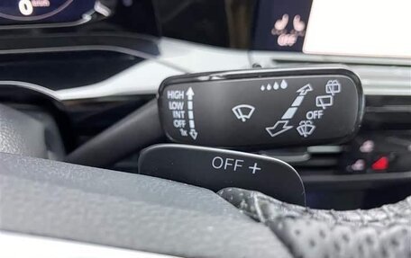 Volkswagen Golf VIII, 2022 год, 1 944 001 рублей, 29 фотография