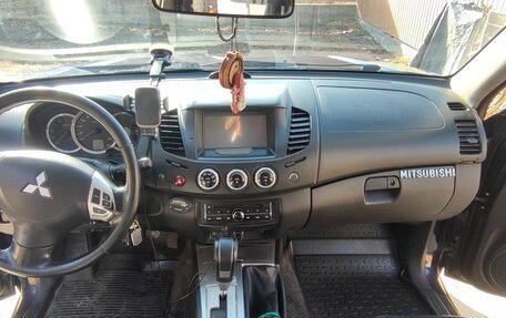 Mitsubishi L200 IV рестайлинг, 2014 год, 1 850 000 рублей, 7 фотография