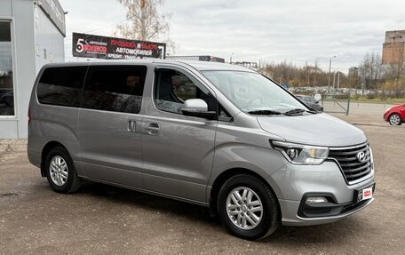 Hyundai H-1 II рестайлинг, 2021 год, 3 950 000 рублей, 4 фотография