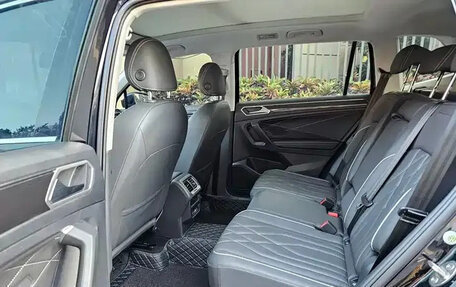 Volkswagen Tiguan II, 2022 год, 2 500 000 рублей, 8 фотография