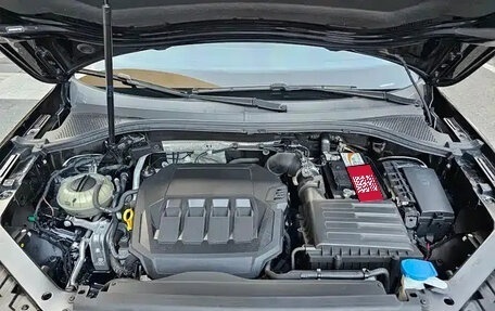 Volkswagen Tiguan II, 2022 год, 2 500 000 рублей, 12 фотография