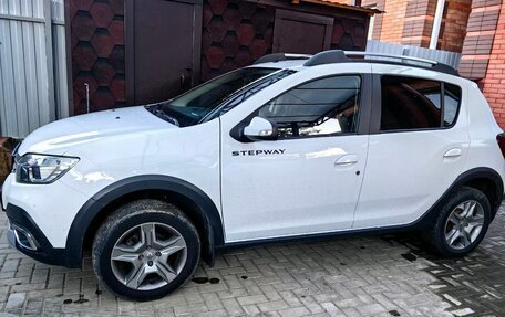 Renault Sandero II рестайлинг, 2021 год, 1 450 000 рублей, 3 фотография