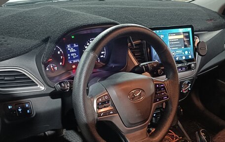 Hyundai Solaris II рестайлинг, 2021 год, 1 050 000 рублей, 2 фотография