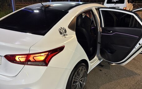 Hyundai Solaris II рестайлинг, 2019 год, 1 050 000 рублей, 10 фотография