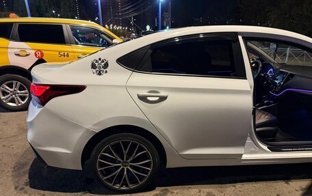 Hyundai Solaris II рестайлинг, 2019 год, 1 050 000 рублей, 18 фотография