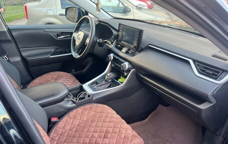 Toyota RAV4, 2020 год, 3 690 000 рублей, 7 фотография