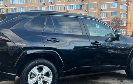 Toyota RAV4, 2020 год, 3 690 000 рублей, 2 фотография