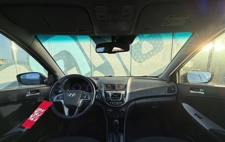 Hyundai Solaris II рестайлинг, 2015 год, 1 050 000 рублей, 2 фотография