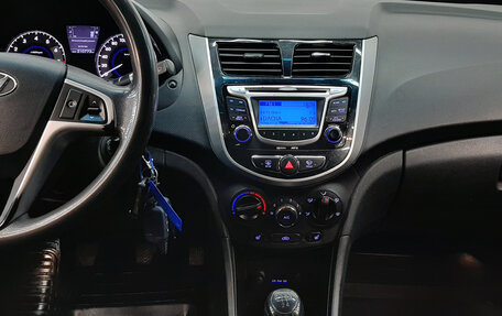 Hyundai Solaris II рестайлинг, 2011 год, 630 000 рублей, 15 фотография