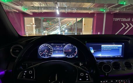 Mercedes-Benz E-Класс, 2016 год, 3 000 000 рублей, 14 фотография