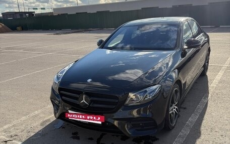 Mercedes-Benz E-Класс, 2016 год, 3 000 000 рублей, 3 фотография