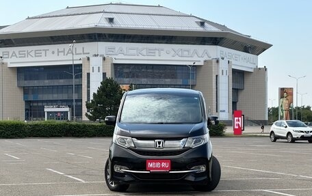 Honda Stepwgn IV, 2017 год, 1 850 000 рублей, 3 фотография