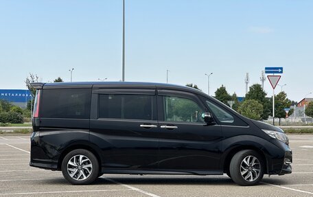 Honda Stepwgn IV, 2017 год, 1 850 000 рублей, 5 фотография