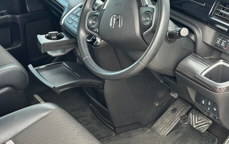 Honda Stepwgn IV, 2017 год, 1 850 000 рублей, 12 фотография