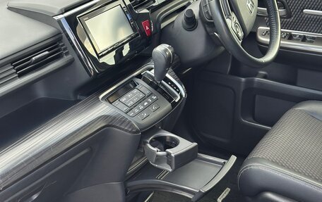 Honda Stepwgn IV, 2017 год, 1 850 000 рублей, 15 фотография