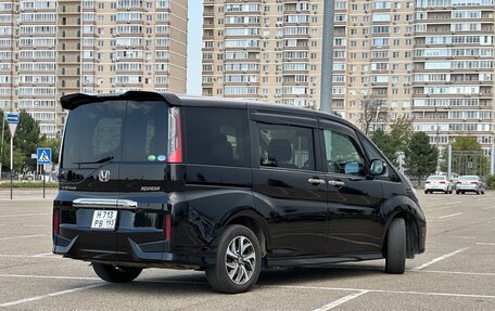 Honda Stepwgn IV, 2017 год, 1 850 000 рублей, 6 фотография