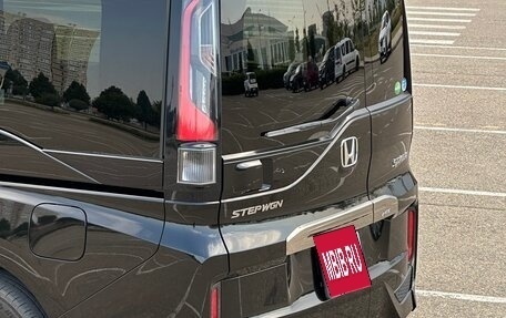 Honda Stepwgn IV, 2017 год, 1 850 000 рублей, 10 фотография