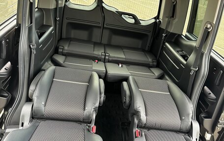 Honda Stepwgn IV, 2017 год, 1 850 000 рублей, 27 фотография