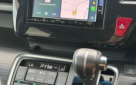 Honda Stepwgn IV, 2017 год, 1 850 000 рублей, 38 фотография