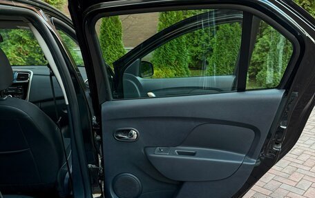 Renault Logan II, 2016 год, 820 000 рублей, 24 фотография